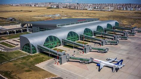 D­i­y­a­r­b­a­k­ı­r­ ­H­a­v­a­l­i­m­a­n­ı­­n­d­a­ ­u­ç­u­ş­l­a­r­ ­b­a­ş­l­ı­y­o­r­